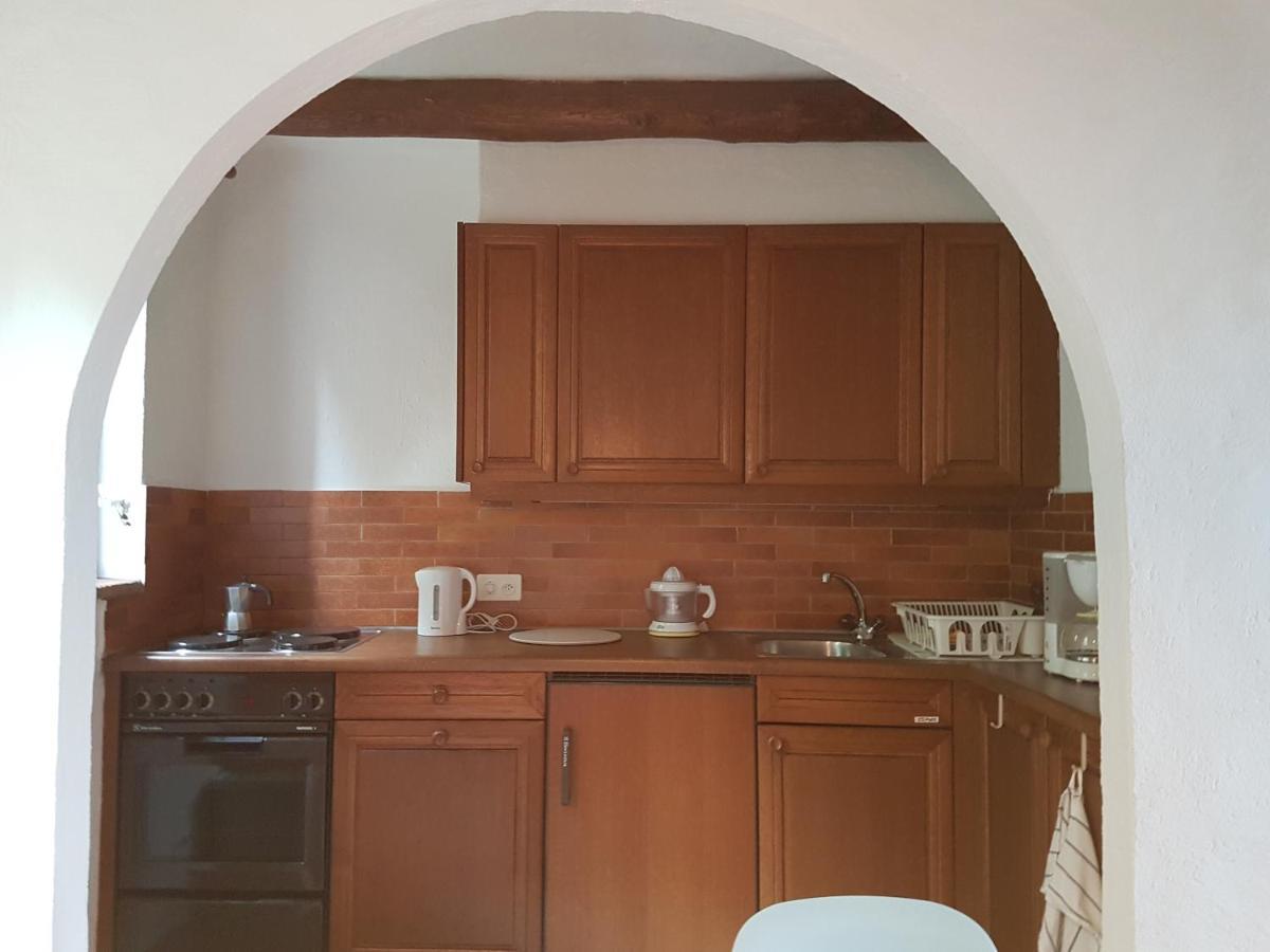 Caslano: 2.5 Zi-Dachwohnung Im Rustikalen-Modernen Stil エクステリア 写真
